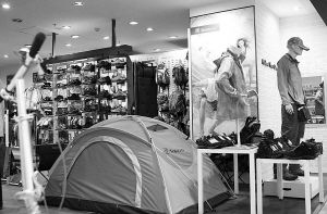 清明踏青熱催生戶外用品消費(fèi)潮，春游經(jīng)濟(jì)釋放市場(chǎng)活力